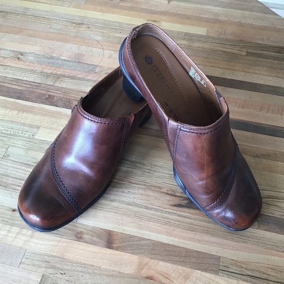 Earth Spirit Classics Emma Brown Leather Clog w/Rubber Outsoles Block Heels 7 - Picture 1 of 9